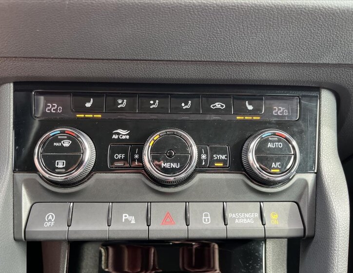 Škoda Karoq SUV / Terénní 1,5 l 110 kw
