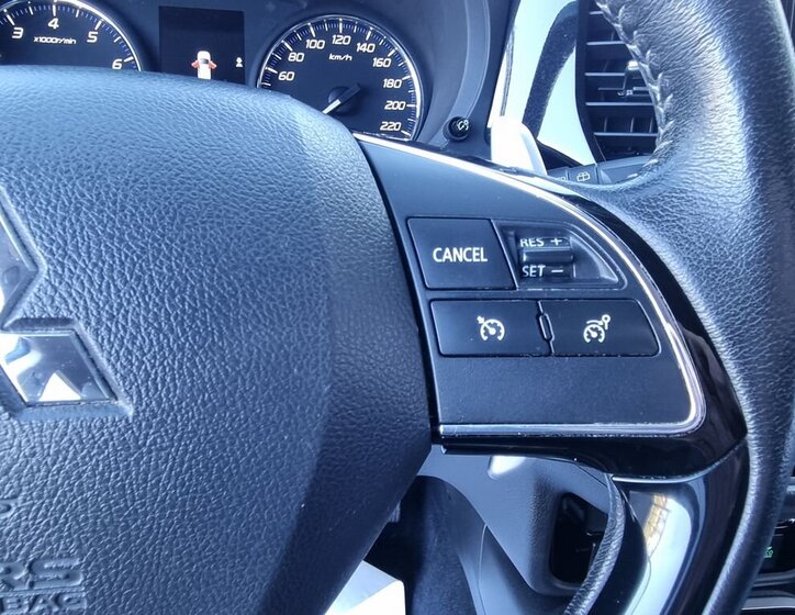 Mitsubishi Outlander SUV / Terénní 2,0 l 110 kw