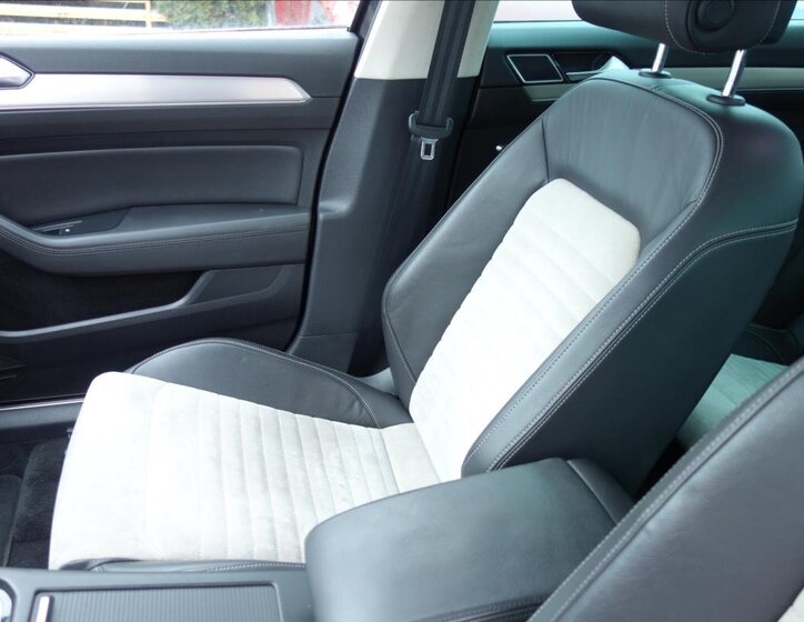 Volkswagen Passat Sedan 2,0 l 140 kw