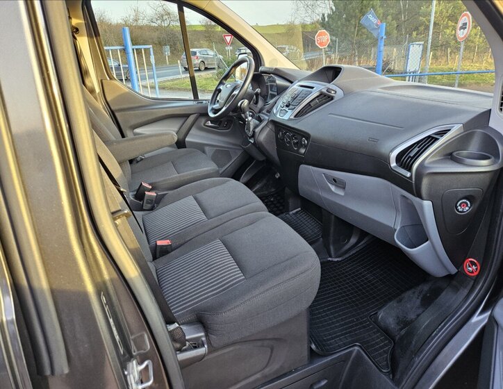Ford Transit Custom 10