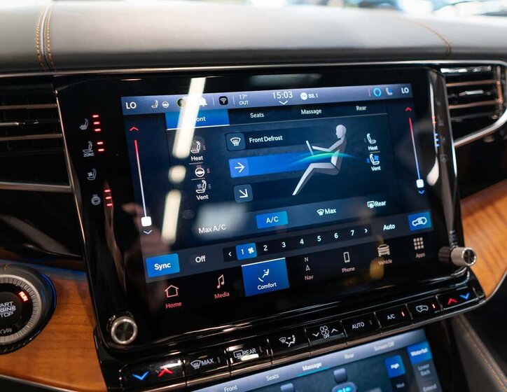 Jeep Grand Wagoneer SUV 6,4 l 351 kw