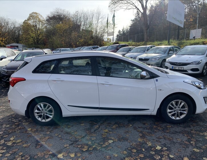 Hyundai i30 4
