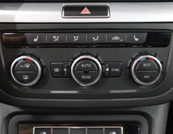 Volkswagen Sharan Kombi 2,0 l 103 kw