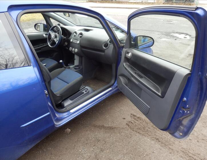Mitsubishi Colt 7