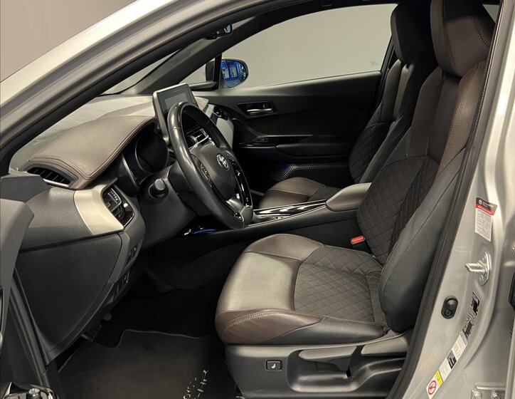 Toyota C-HR Hatchback 1,8 l 72 kw