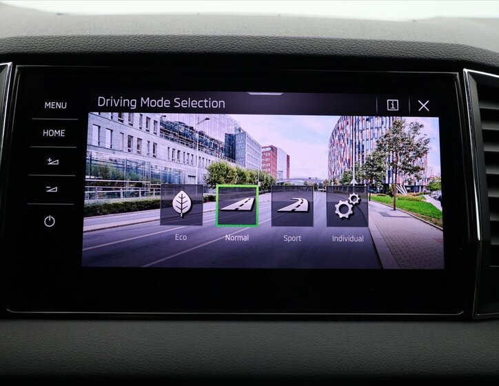 Škoda Karoq SUV / Terénní 1,5 l 110 kw