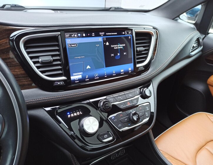 Chrysler Pacifica 23