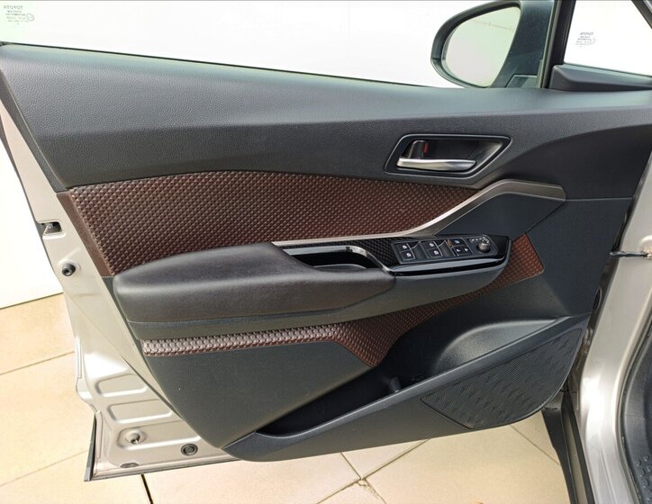 Toyota C-HR Hatchback 1,8 l 72 kw