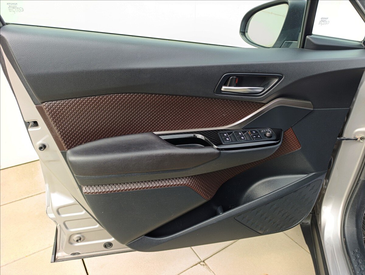 Toyota C-HR Hatchback 1,8 l 72 kw