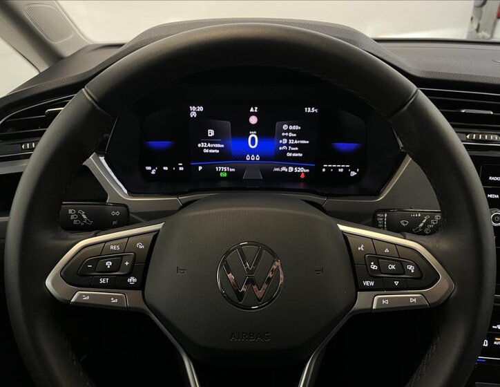 Volkswagen Touran 13