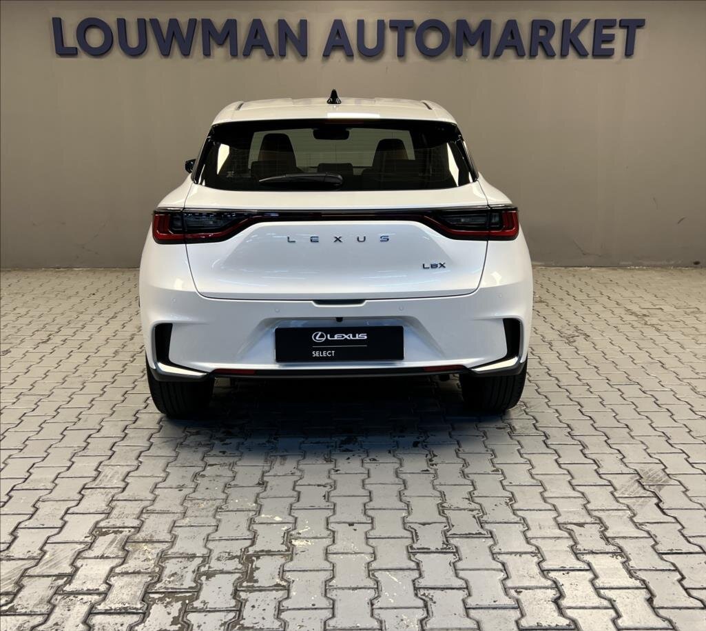 Lexus LBX