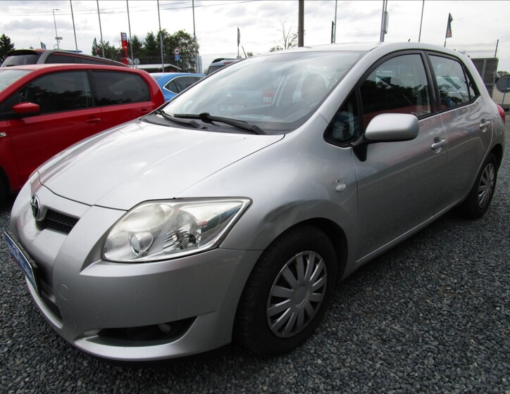 Toyota Auris 1
