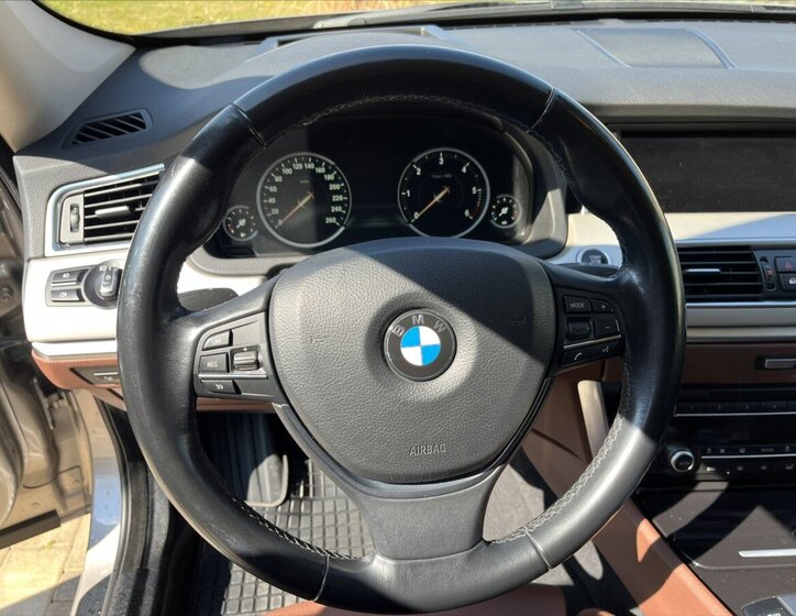 BMW Řada 5 Sedan / Limuzína 3,0 l 190 kw