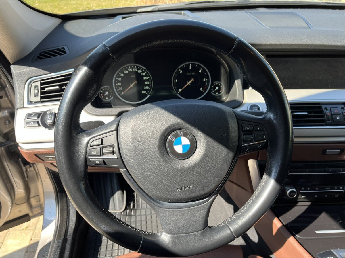 BMW Řada 5 Sedan / Limuzína 3,0 l 190 kw