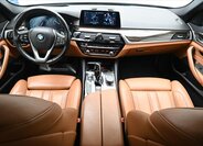 BMW Řada 5 Kombi 3,0 l 195 kw