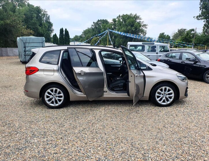 BMW Řada 2 18