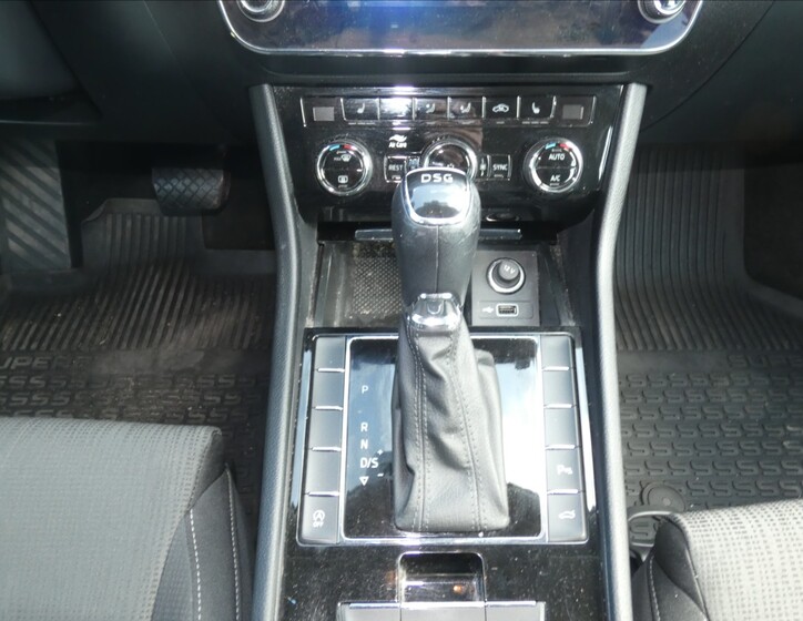 Škoda Superb 8