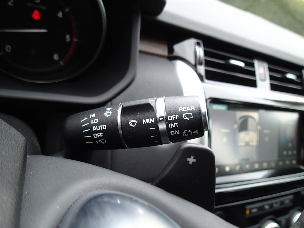 Land Rover Discovery SUV / Terénní 2,0 l 132 kw