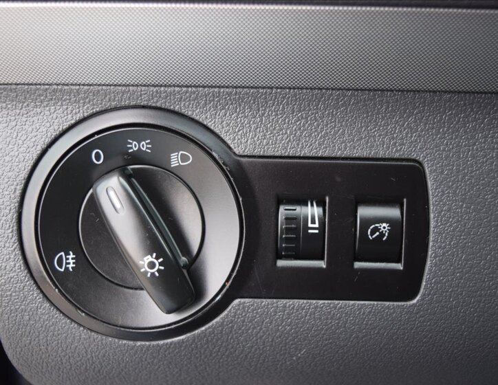 Volkswagen Touran Kombi 1,4 l 103 kw