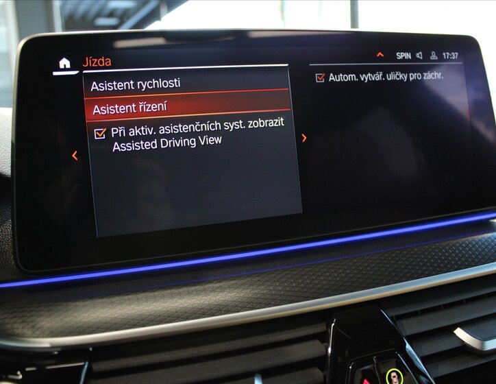 BMW Řada 5 Kombi 3,0 l 210 kw