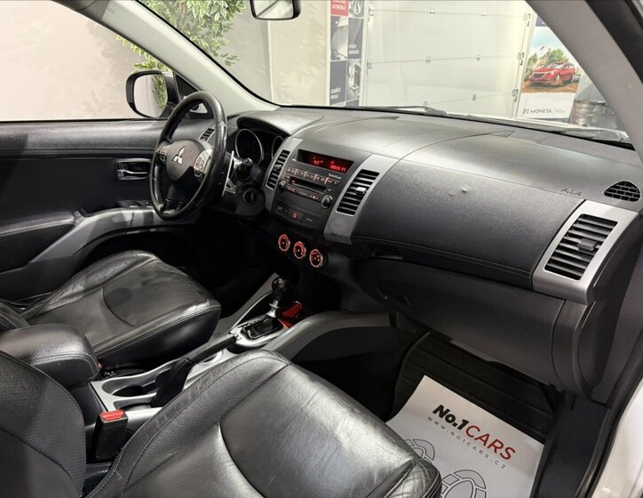 Mitsubishi Outlander SUV / Terénní 2,2 l 115 kw