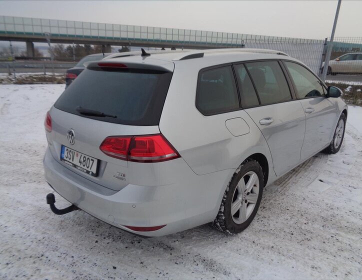 Volkswagen Golf Kombi 1,6 l 77 kw