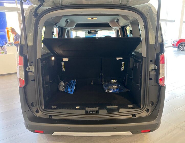 Ford Tourneo Courier MPV 0,0 100 kw