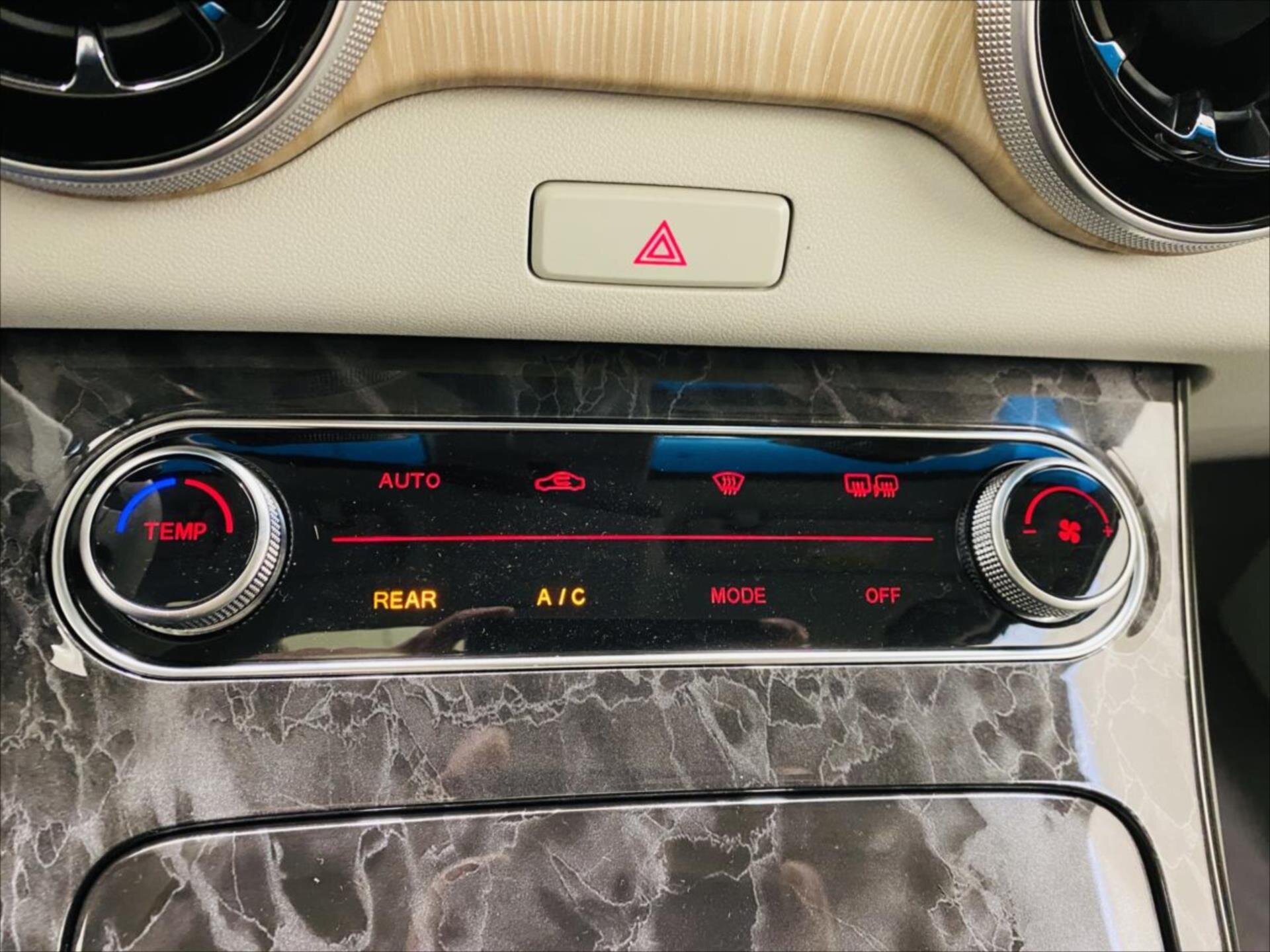 Dongfeng U-Tour Kombi 1,5 l 130 kw