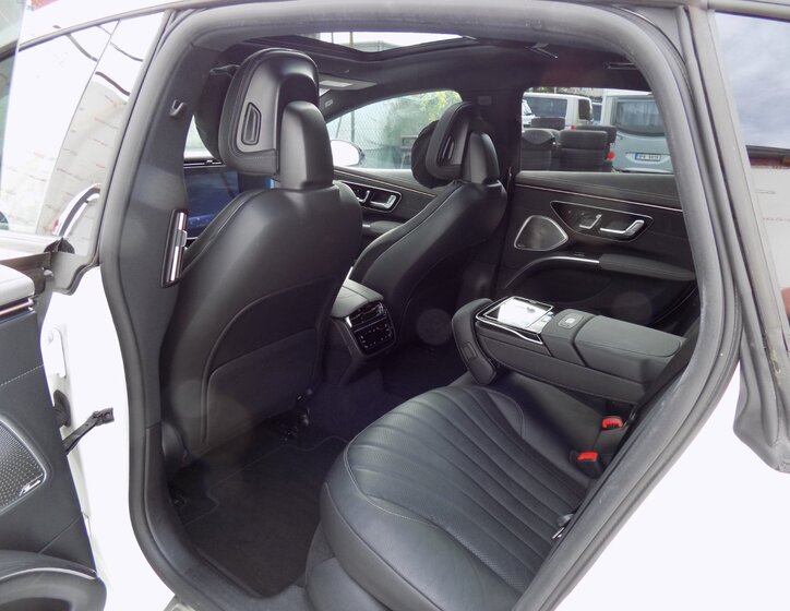 Mercedes-Benz EQS 11