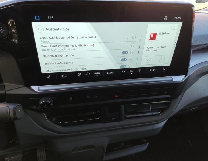 Volkswagen Caravelle 10