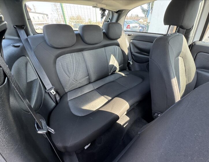 Lancia Y Hatchback 1,2 l 55 kw