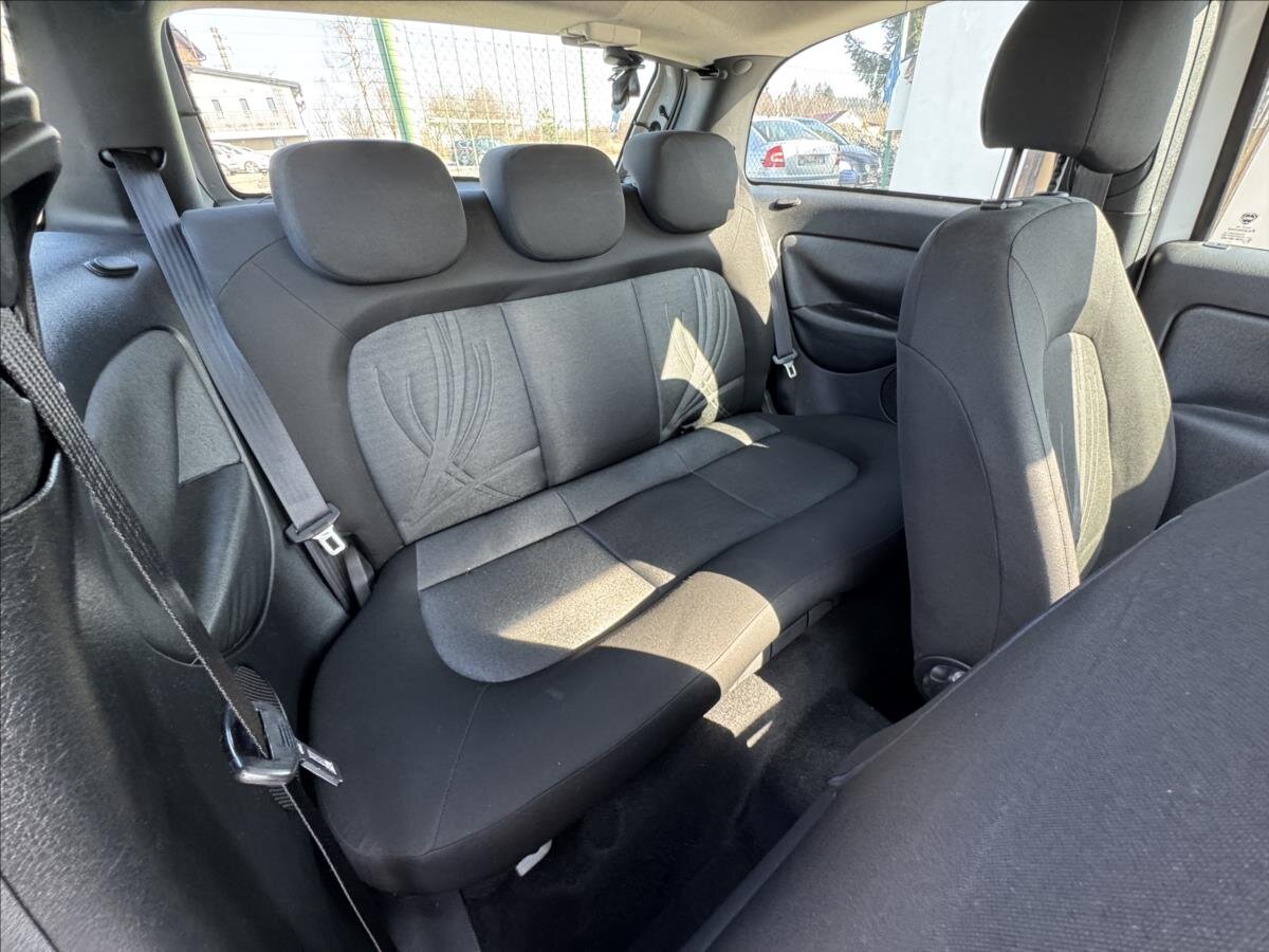 Lancia Y Hatchback 1,2 l 55 kw