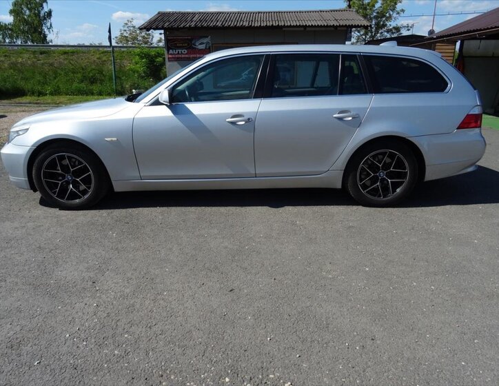 BMW Řada 5 Kombi 3,0 l 173 kw