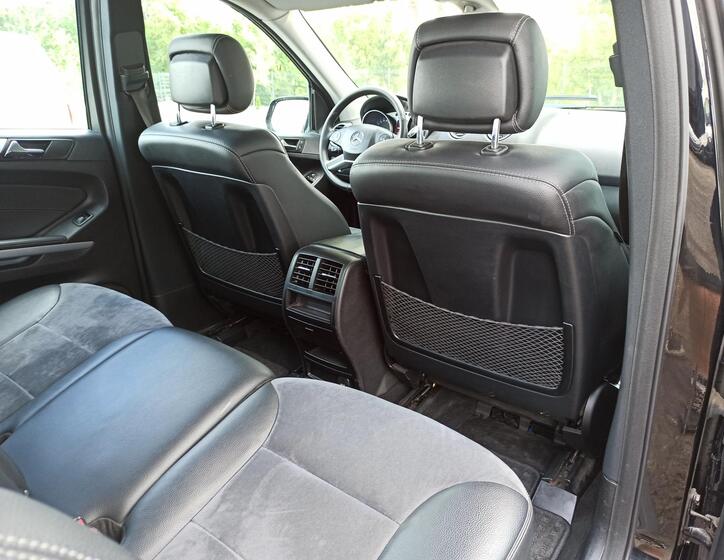 Mercedes-Benz Třídy M 12