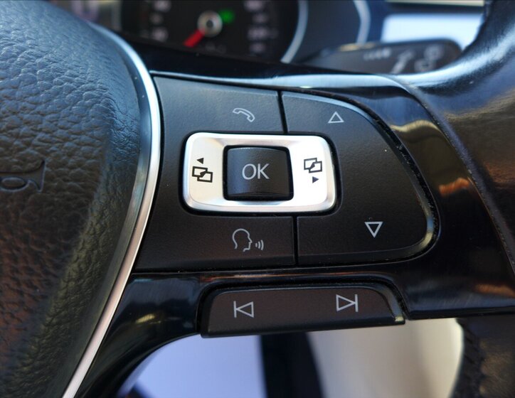 Volkswagen Passat Kombi 1,6 l 88 kw