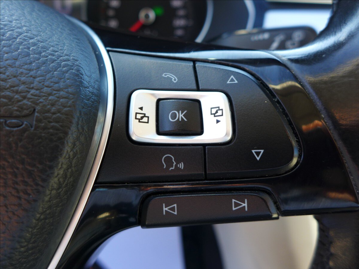 Volkswagen Passat Kombi 1,6 l 88 kw