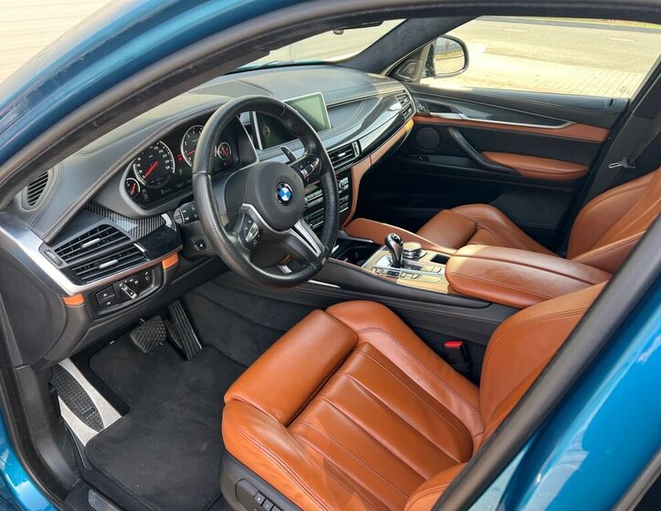 BMW X6 SUV / Terénní 4,4 l 512 kw