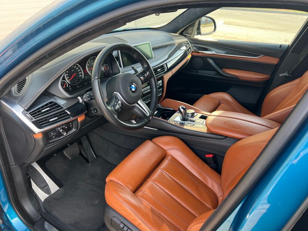 BMW X6 SUV / Terénní 4,4 l 512 kw