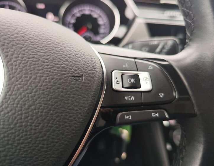 Volkswagen Touran MPV 1,5 l 110 kw