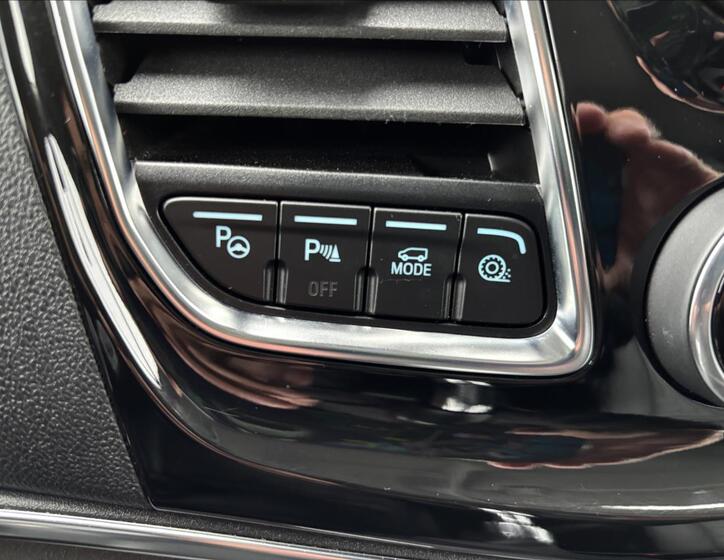 Ford Tourneo Custom 32