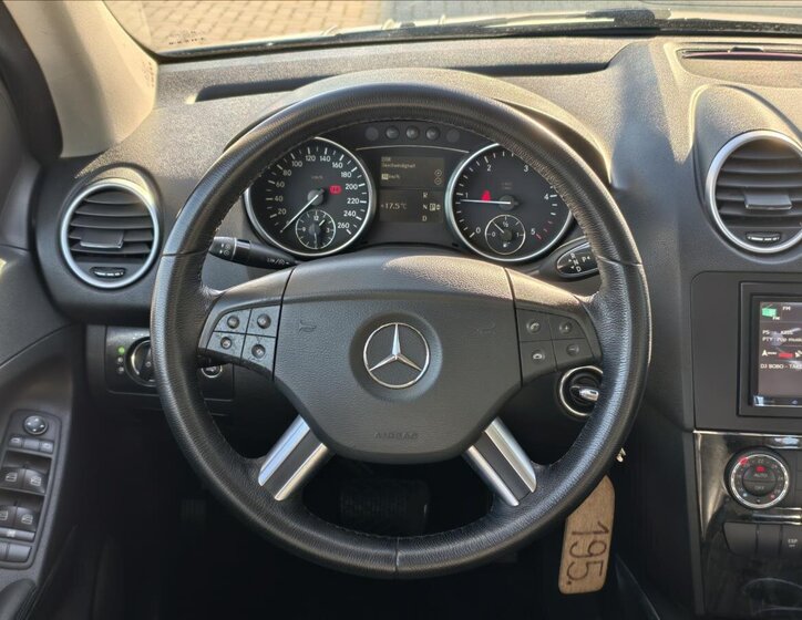 Mercedes-Benz Třídy M SUV 3,0 l 140 kw