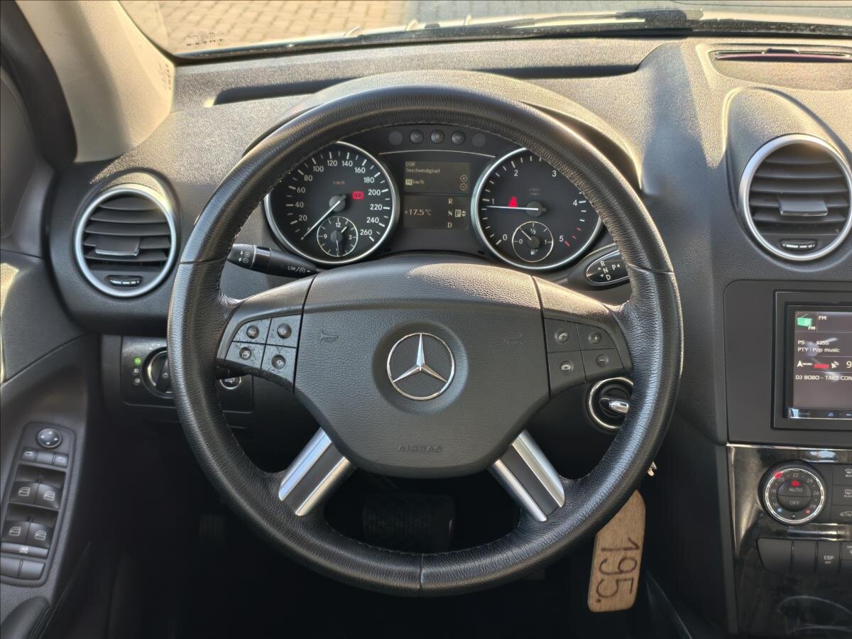 Mercedes-Benz Třídy M SUV 3,0 l 140 kw