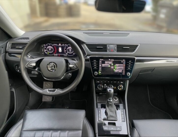 Škoda Superb 9