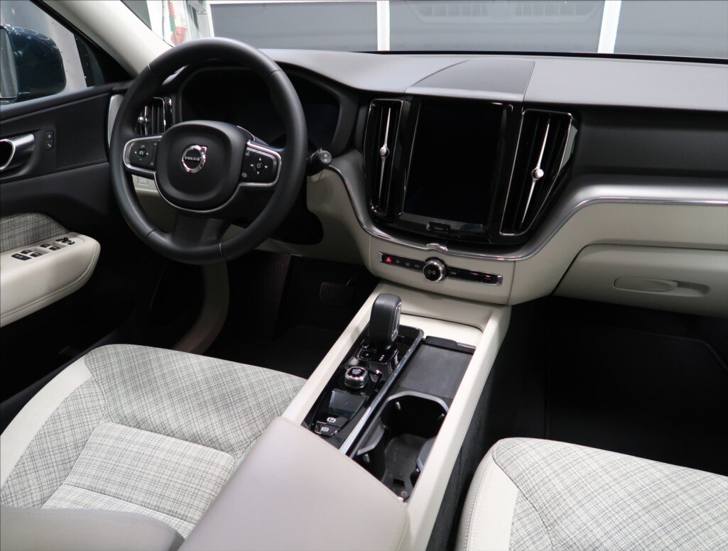 Volvo XC60 SUV 2,0 l 145 kw