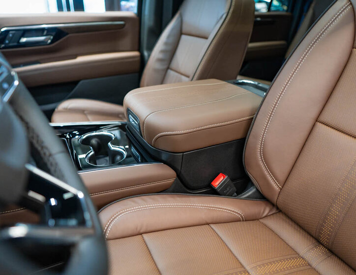 Chevrolet Suburban SUV / Terénní 6,2 l 313 kw