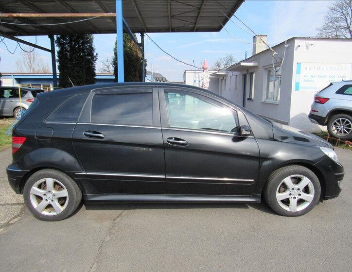 Mercedes-Benz Třídy B Kombi 2,0 l 142 kw