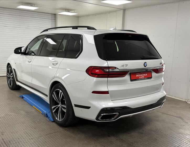 BMW X7 4