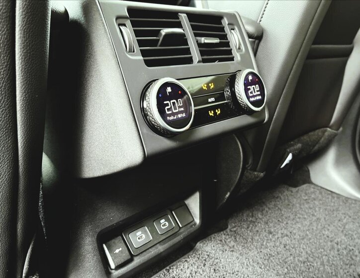 Land Rover Discovery SUV / Terénní 3,0 l 184 kw