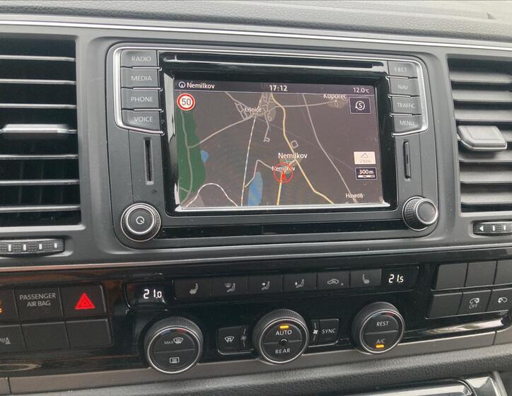 Volkswagen Multivan 16