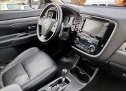Mitsubishi Outlander SUV 2,3 l 110 kw